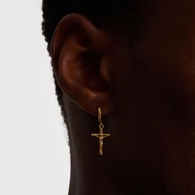 Crucifix-oorbellen in goud